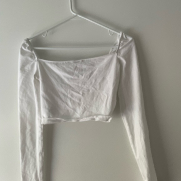 *White aritzia crop top!* - Picture 2 of 3